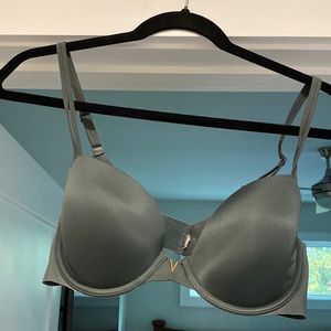 36C green bra with slimming band